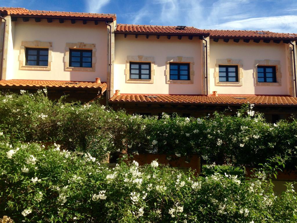 Apartamentos Santillana Del Mar Exterior photo